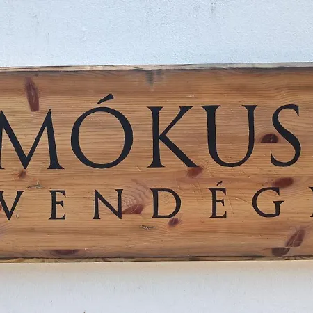 Mokusles Vendeghaz * Háromhuta
